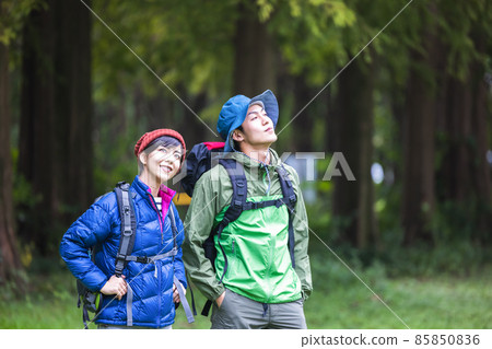 徒步旅行 85850836