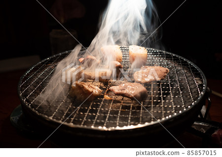 Shichirin grilled meat using very delicious Japanese charcoal fire Shichirin grilled meat using very delicious Japanese charcoal fire 85857015