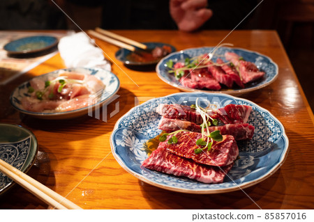 Shichirin grilled meat using very delicious Japanese charcoal fire 85857016