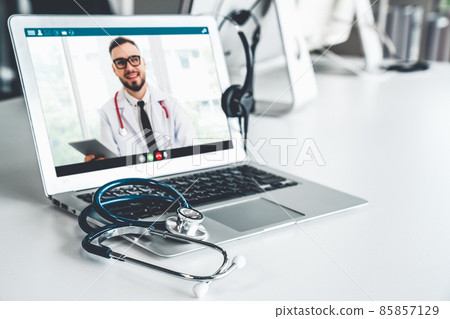 Telemedicine service online video call for doctor to actively chat with patient 85857129