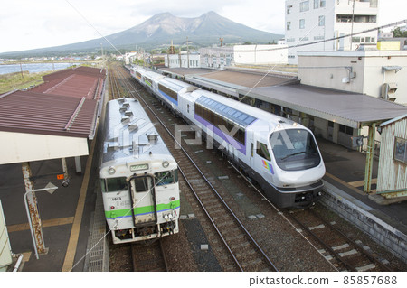 Temporary train "Limited Express Niseko" North Rainbow Express Arrival at JR Hokkaido Mori Station 85857688