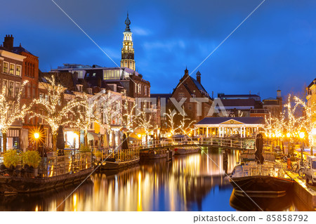 Christmas Leiden canal Oude Rijn Christmas Leiden canal Oude Rijn 85858792