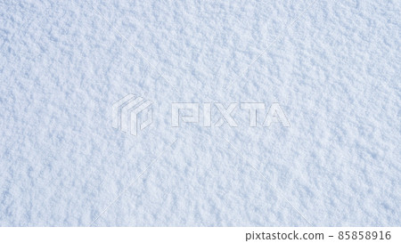 地面上蓬鬆的冬季白雪 背景材料 85858916