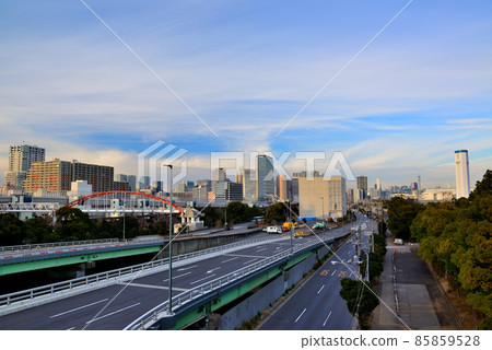 Scenery of the Metropolitan Expressway Oikita Ventilation Center and Keihin Canal 85859528