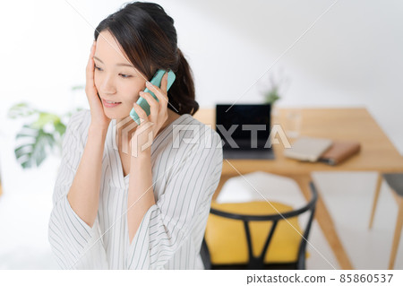 女性家庭工作電話 女性家庭工作電話 85860537