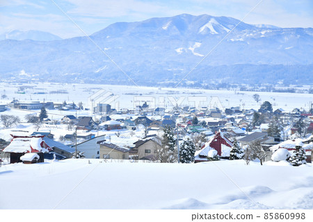 View toward Mt. Madarao from Mizuho district of Iiyama city (Iiyama city, Nagano prefecture) [2022.1] 85860998