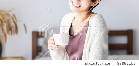 Women's lifestyle beauty morning 85862193