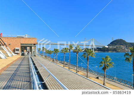 [Yamaguchi Prefecture] Karate Market, Shimonoseki under sunny weather 85863419