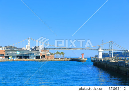 [山口縣]晴下的下關唐戶市場和關門橋 85863442