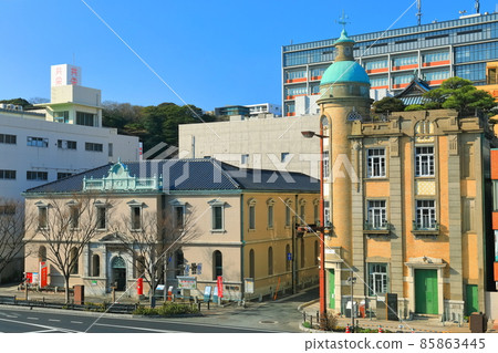 [Yamaguchi Prefecture] Former Akita Shokai Building and Shimonoseki Nabecho Post Office under sunny weather 85863445