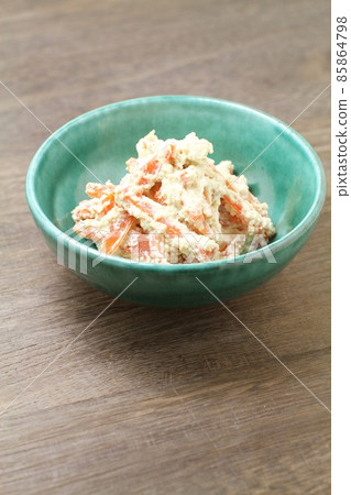 White background of carrots 85864798