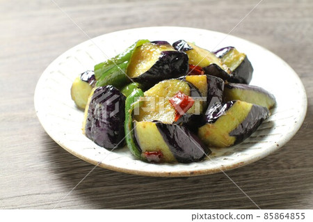 Stir-fried eggplant and peppers with miso 85864855