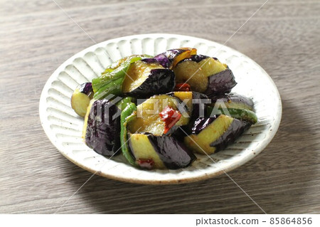 Stir-fried eggplant and peppers with miso 85864856