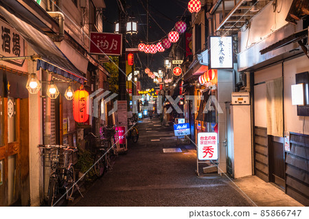 《Tokyo》 Nostalgic bar in front of Nakano station 85866747
