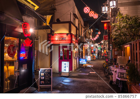 《Tokyo》 Nostalgic bar in front of Nakano station 85866757