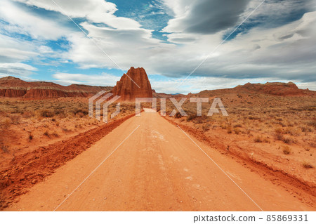 Capitol Reef 85869331