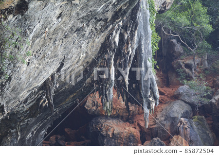 Details and forms of rocks on Railay peninsula, Thailand 85872504