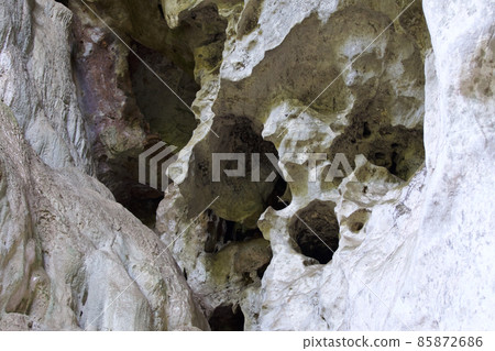 Details and forms of rocks on Railay peninsula, Thailand 85872686