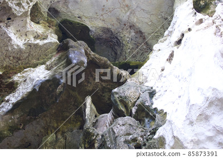 Details and forms of rocks on Railay peninsula, Thailand 85873391