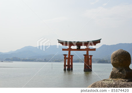 海上的Otorii(嚴島神社/廣島縣廿日市市宮島町) 海上的Otorii(嚴島神社/廣島縣廿日市市宮島町) 85874420