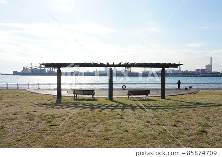 可以在海中釣魚的東荻島西公園（神奈川縣川崎市） 85874709