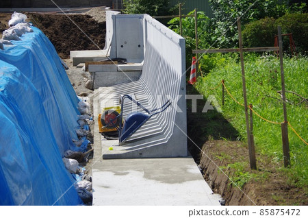 Land creation and retaining wall L-shaped retaining wall and land creation 85875472