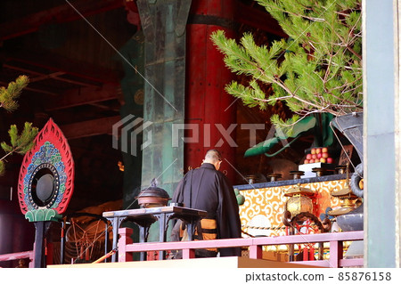 Todaiji monk 85876158