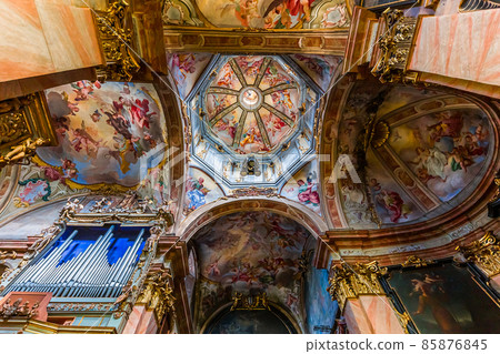 Basilica di Orta, Orta san Giulio, italy Basilica di Orta, Orta san Giulio, italy 85876845