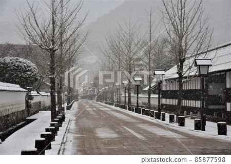 小京都津和野遠町通的雪景 85877598
