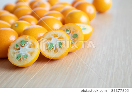 Lots of kumquats Lots of kumquats 85877803