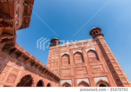 Red sandstone mosque at the Taj Mahal mausoleum in Agra, Uttar Pradesh, India 85878793