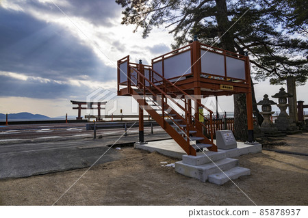 Shirahige Shrine in winter Shirahige Shrine in winter 85878937