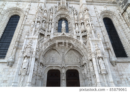 lisbon jeronimos monastery at sunset view 85879061