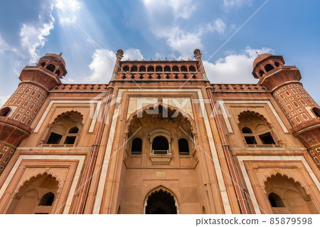 Facade details of the Safdarjung's Tomb in New Delhi, India 85879598