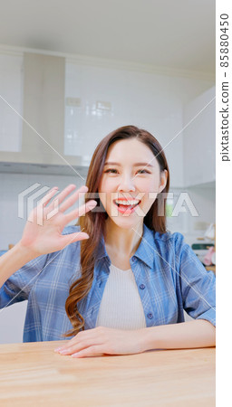 woman has video call woman has video call 85880450