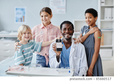Happy Vaccinated Kids 85880517
