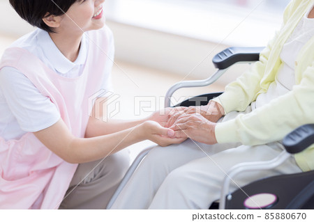 Nursing image Portrait of senior woman and caregiver Nursing image Portrait of senior woman and caregiver 85880670