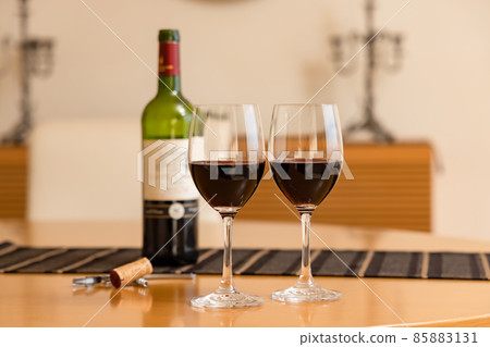 一杯美味的紅酒，度過一個優雅的假期 85883131