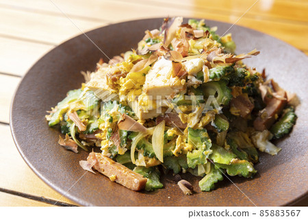 美味的沖繩特產苦瓜champuru 85883567