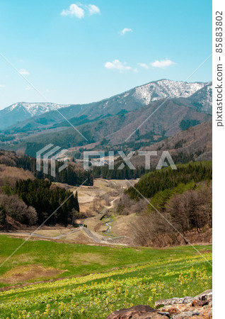 遠處可以看到群山的風景2 遠處可以看到群山的風景2 85883802
