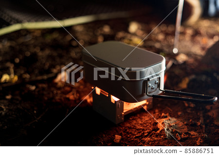 Cook rice with Mestin at Takizawaen Campground 85886751