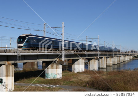 Safir Odoriko E261 series Safir Odoriko E261 series 85887034