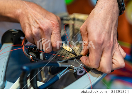 manual stringing of a badminton racket in service manual stringing of a badminton racket in service 85891834