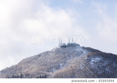 冬天的函館山(御殿山)。 冬天的函館山(御殿山)。 85893844