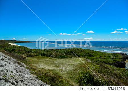 The magnificent blue sea seen from the southernmost tip of Japan The magnificent blue sea seen from the southernmost tip of Japan 85893918