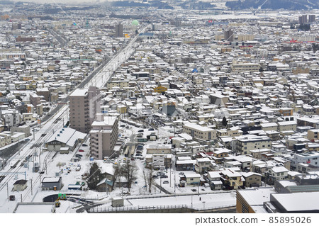 雪山形市 85895026