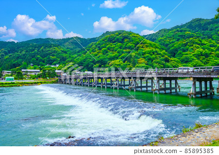 Arashiyama和Togetsu橋樑新綠色 85895385