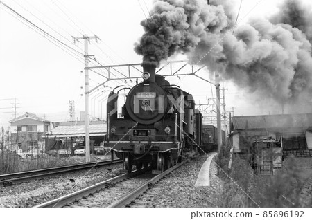 Showa record Steam locomotive departing from Konoikeshinden on the Katamachi line 85896192