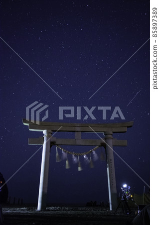 2022 Quadrantids流星雨,千葉縣托拉米,鶴崎海灘,鳥居 2022 Quadrantids流星雨,千葉縣托拉米,鶴崎海灘,鳥居 85897389