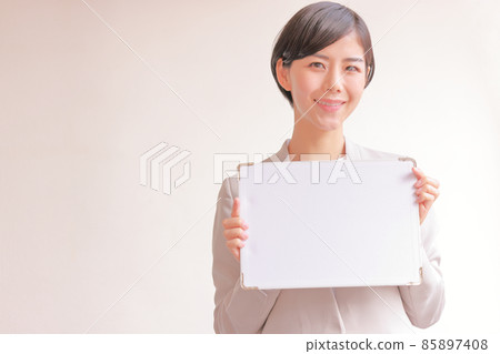 有留言板 1 的笑臉女人 85897408